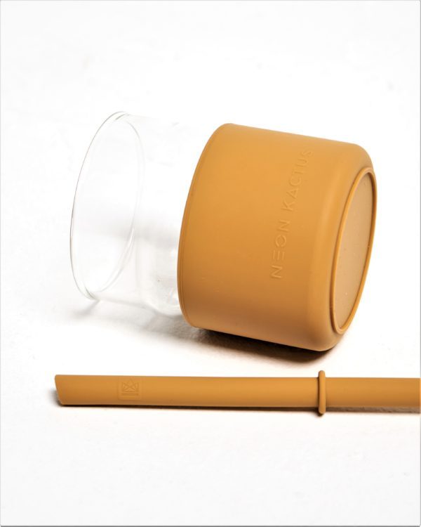 Eco-friendly and versatile design for sustainable drinks and snacks on the go.