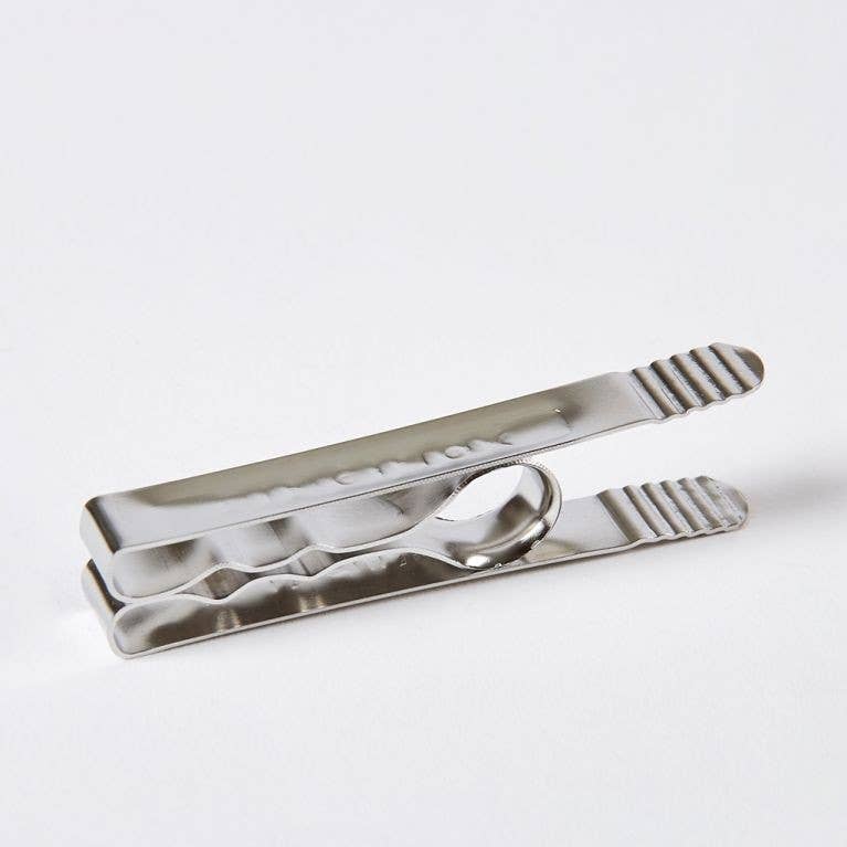 Stainless Steel Clothes Pegs. Eco-friendly pegs for planet-conscious and sustainable laundry